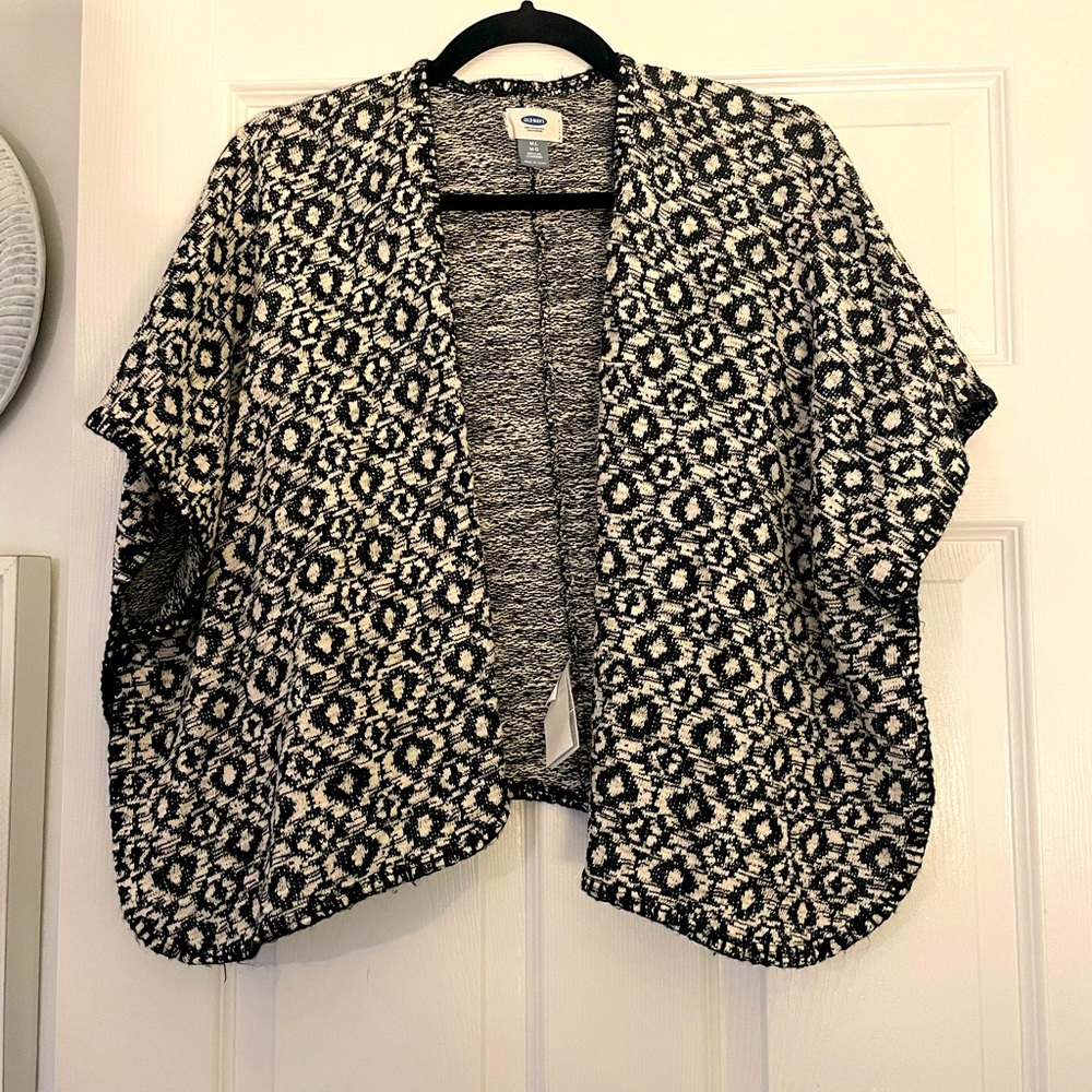 Old Navy Girls sweater poncho. Girls size M-L